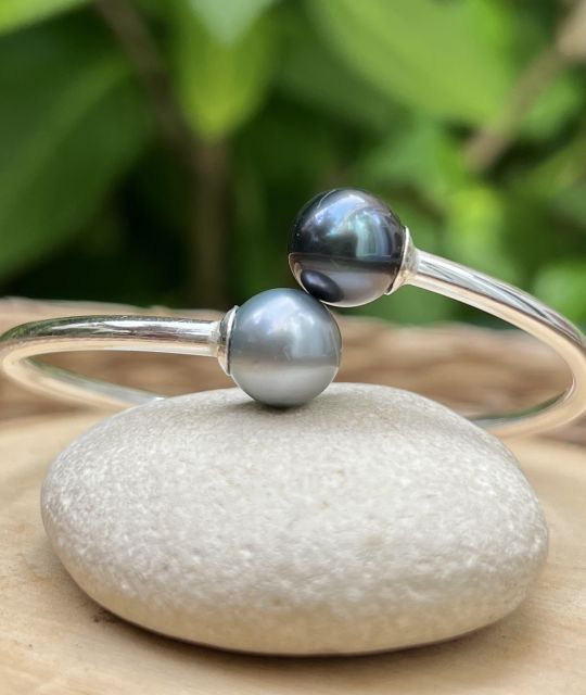 Témoignage d'un amour profond, le bracelet Toi et Moi perles de Tahiti fera briller les yeux et scintiller le poignet - livraison gratuite