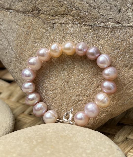 Découvrez le bracelet en perles d'eau douce pour nourisson - un beau témoignage d'amour - livraison gratuite