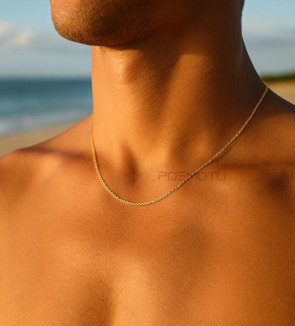 Clásica y elegante, perfecta sola o con colgante. Disponible en 45 o 50 cm - Cierre de anillo de resorte. Una joya preciosa, masculina y atemporal.