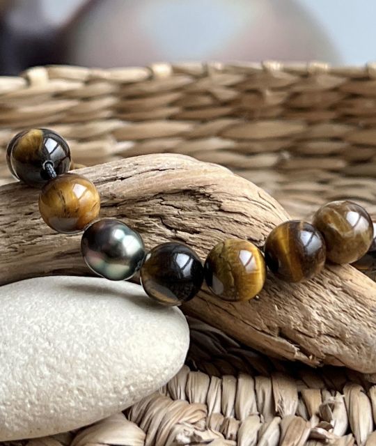 Bijou en perle de Tahiti aux reflets rares et lustre exceptionnel. Certificat d’authenticité et livraison sécurisée – Poemotu.