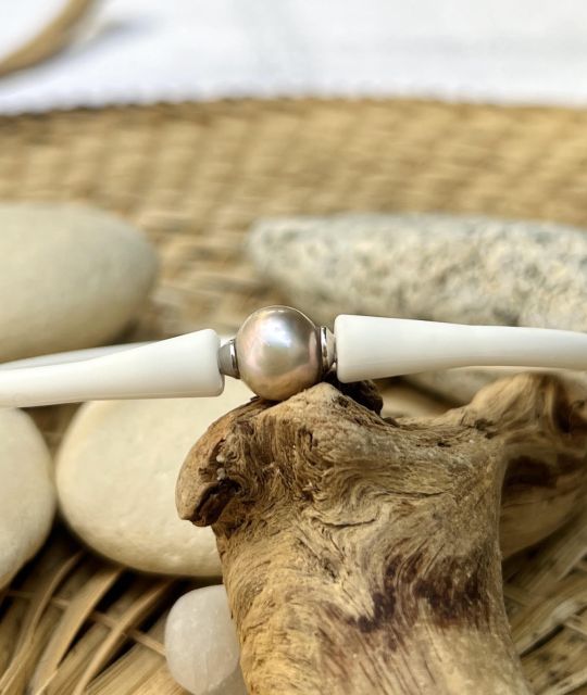 Wählen Sie die Größe Ihres Armbands und erhalten Sie genau die abgebildete Süßwasserperle - weißes Silikonarmband - Unisex-Armband - kostenloser Versand