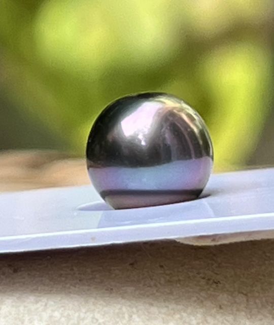 Idéale pour créer un pendentif, une bague, cette perle de culture de Tahiti non montée est une pièce rare et unique. - garantie de Polynésie française