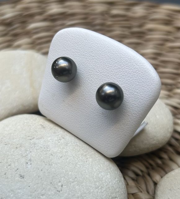 Bijou en perle de Tahiti aux reflets rares et lustre exceptionnel. Certificat d’authenticité et livraison sécurisée – Poemotu