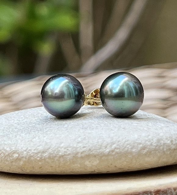 Bijou en perle de Tahiti aux reflets rares et lustre exceptionnel. Certificat d’authenticité et livraison sécurisée – Poemotu