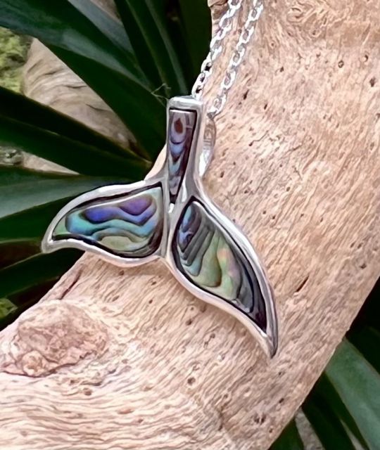 Entdecken und feiern Sie die Vereinigung von Schönheit und Wertschätzung der Meeresressourcen - Kreation Poemotu - Authentizität und Schönheit der Natur - GIA-Zertifikat