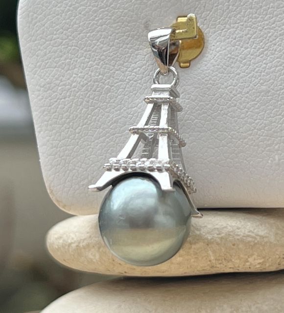 Bijou en perle de Tahiti aux reflets rares et lustre exceptionnel. Certificat d’authenticité et livraison sécurisée – Poemotu.