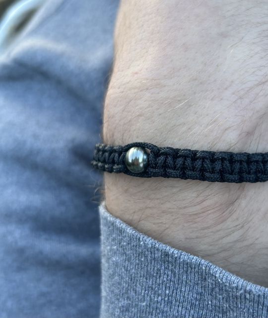 Bijou en perle de Tahiti aux reflets rares et lustre exceptionnel. Certificat d’authenticité et livraison sécurisée – Poemotu.