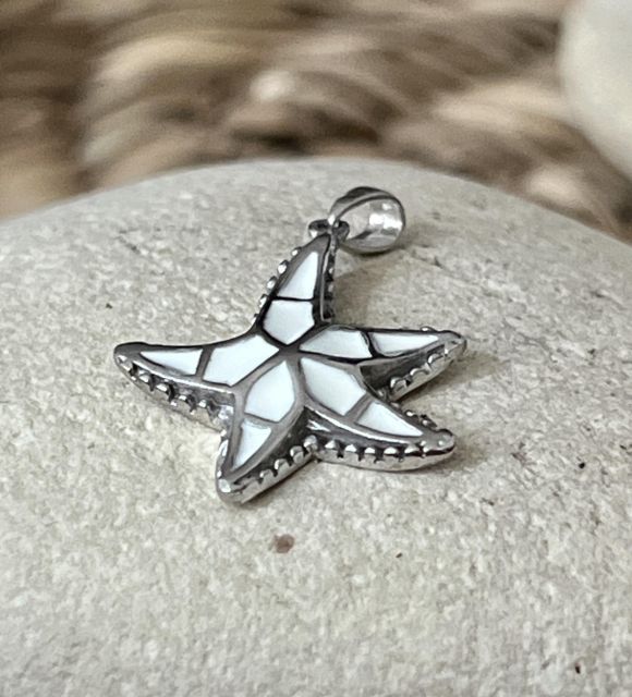 Adorable étoile de mer en argent et émail blanc - livraison sécurisée gratuite