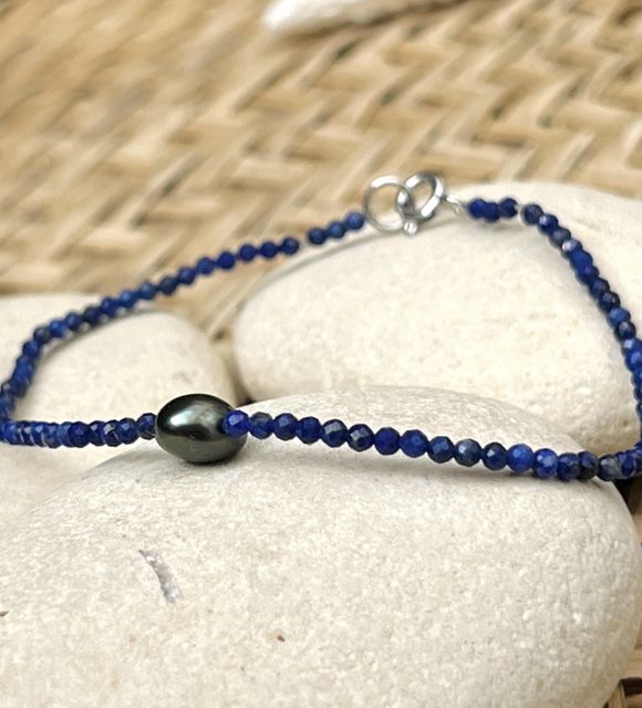 Découvrez une pièce unique artisanale de poemotu - rare keshi vert pistache - certificat GIA - livraison sécurisée gratuite - satisfait ou remboursé