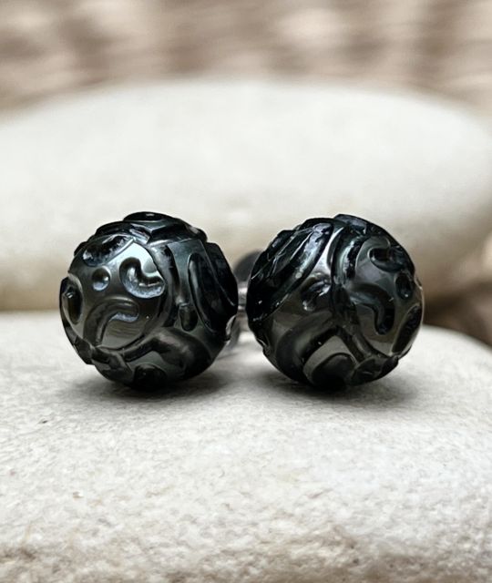 Bijou en perle de Tahiti aux reflets rares et lustre exceptionnel. Certificat d’authenticité et livraison sécurisée – Poemotu.