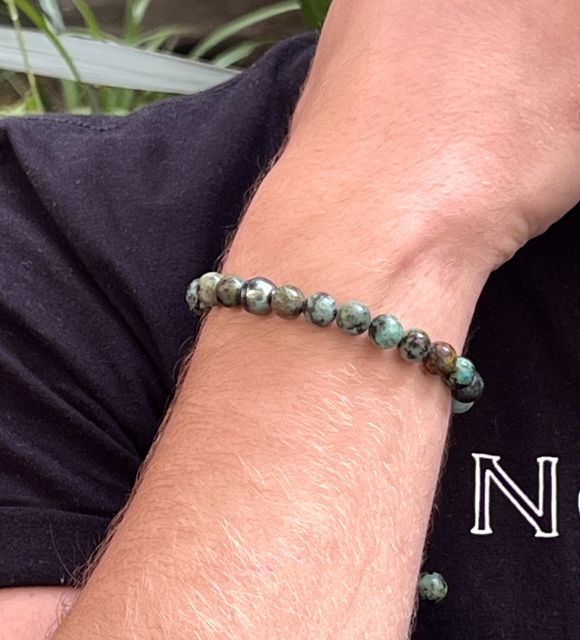 Bijou en perle de Tahiti aux reflets rares et lustre exceptionnel. Certificat d’authenticité et livraison sécurisée – Poemotu.