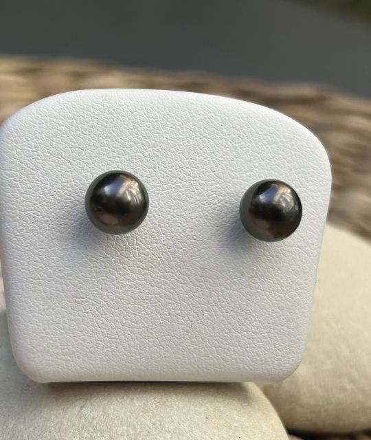 Bijou en perle de Tahiti aux reflets rares et lustre exceptionnel. Certificat d’authenticité et livraison sécurisée – Poemotu