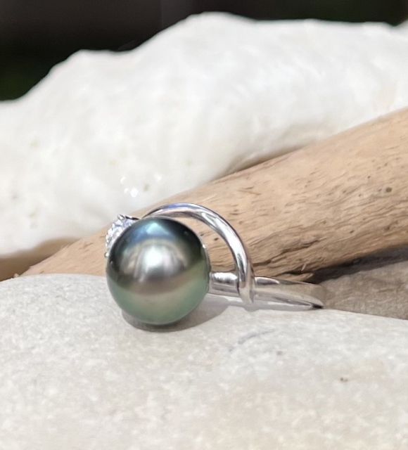 Ne manquez pas l'occasion de posséder ce chef-d'oeuvre, disponible exclusivement chez Poemotu.