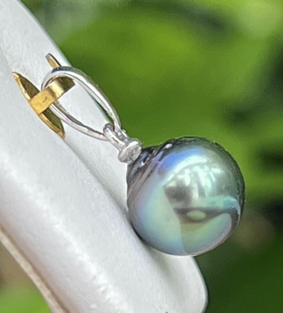 Echter Schmuck mit Tahiti-Perle aus Französisch-Polynesien, zertifiziert und garantiert. Einzelstück, sichere Lieferung – Poemotu