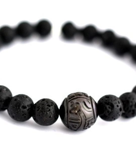 Bijou en perle de Tahiti aux reflets rares et lustre exceptionnel. Certificat d’authenticité et livraison sécurisée – Poemotu.
