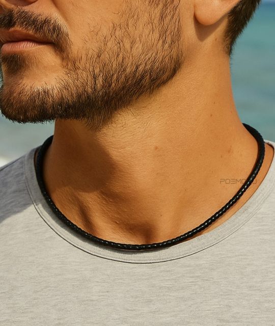Découvrez le compagnon parfait pour votre véritable perle de Tahiti de Poemotu - cuir authentique bovin tressé noir - 3mm de diamètre - 45cm - livraison gratuite