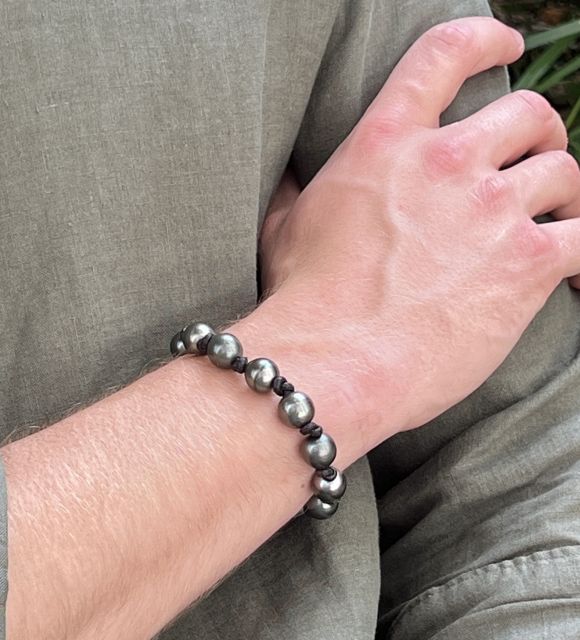 Bijou en perle de Tahiti aux reflets rares et lustre exceptionnel. Certificat d’authenticité et livraison sécurisée – Poemotu.