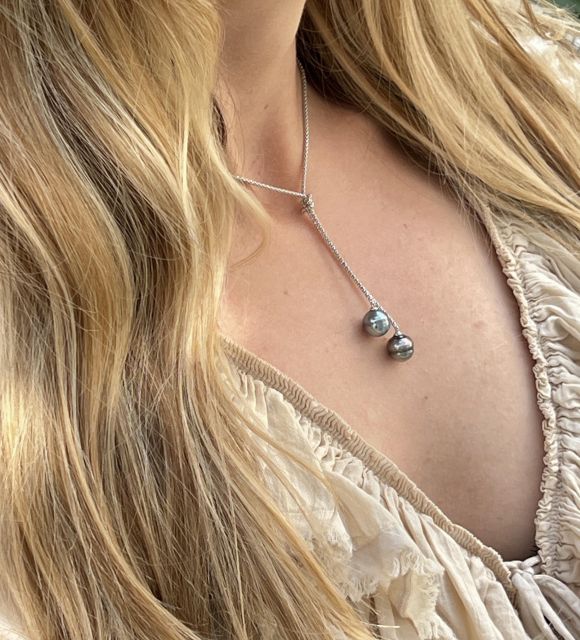 Bijou en perle de Tahiti aux reflets rares et lustre exceptionnel. Certificat d’authenticité et livraison sécurisée – Poemotu