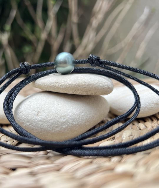 Bijou en perle de Tahiti aux reflets rares et lustre exceptionnel. Certificat d’authenticité et livraison sécurisée – Poemotu.