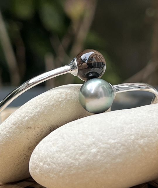 Harmonie parfaite entre le quartz fumé et la véritable perle de Tahiti au diamètre de 11.11mm - Bracelet créé dans notre atelier - livraison gratuite