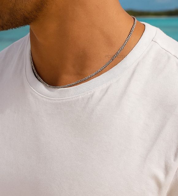 Chaîne pour homme en argent 925 rhodié, au design classique et intemporel. Sa maille gourmette plate de 1,75 mm de large allie robustesse et élégance.