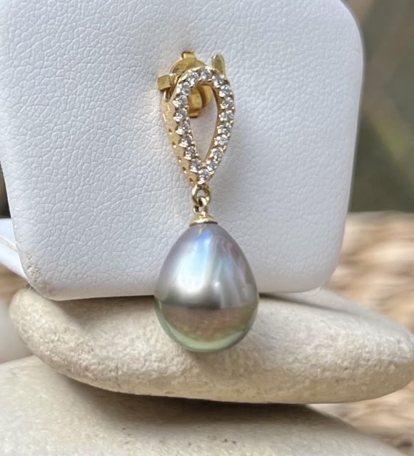 Le pendentif Goha, en or 750 diamants naturel et vraies perles de culture de Tahiti issu des lagons magnifiques des Gambier - couleur perle rare - certifié Poemotu