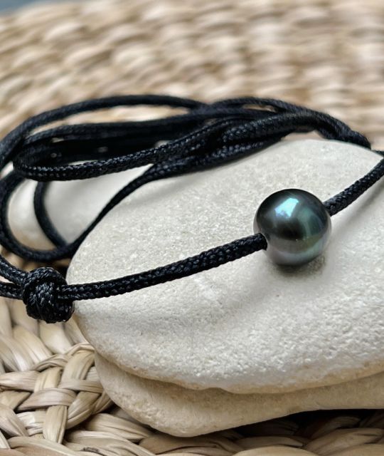 Bijou en perle de Tahiti aux reflets rares et lustre exceptionnel. Certificat d’authenticité et livraison sécurisée – Poemotu.