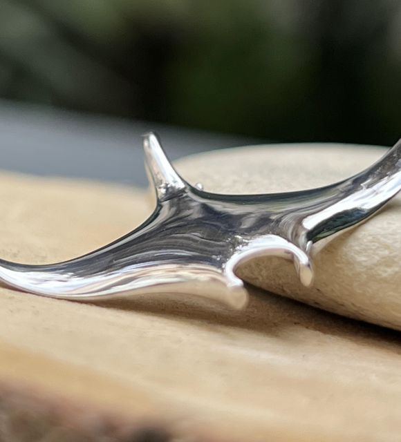 Gioiello in perla di Tahiti con riflessi rari e lucentezza eccezionale. Certificato di autenticità e consegna sicura - Poemotu.