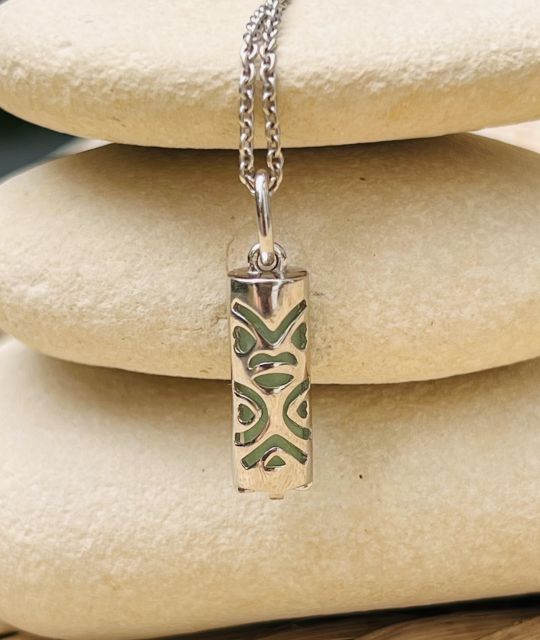 Adoptez sans attendre le pendentif tiki amour - aventurine - pièce unique - tiki traditionnel de Tahiti - livraison gratuite - satisfait ou remboursé 30 jours