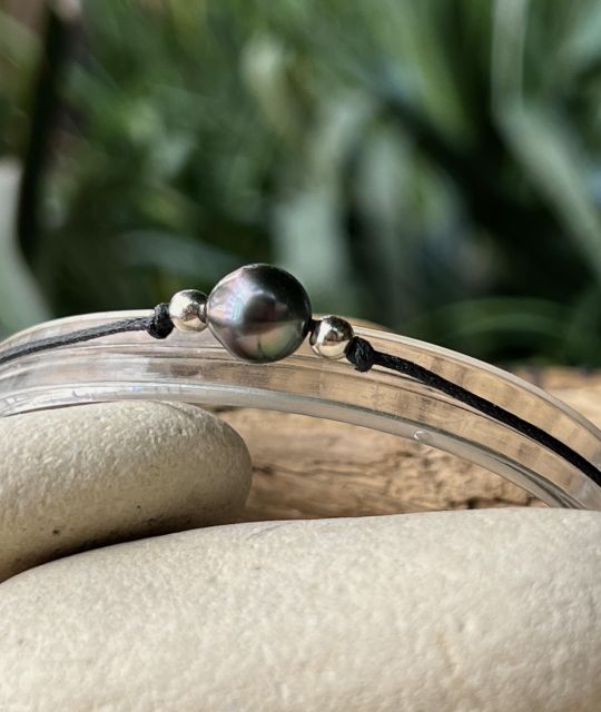 Entdecken Sie diese subtile und seltene echte Tahiti-Perle in der Farbe Pfauenblau mit bläulichem Schimmer - Zertifikat mit Garantie und Herkunft der Perle - kostenloser Versand