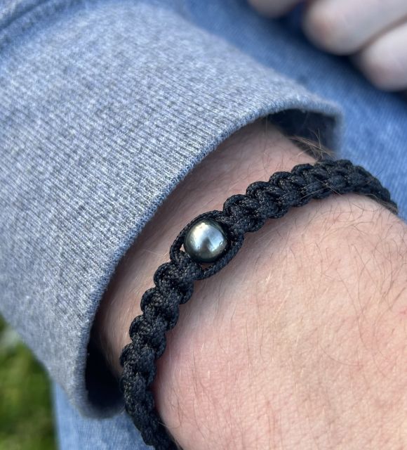 Magnifique perle de Tahiti de couleur peacock sur un lien noir tressé en macramé - livraison sécurisée - gratuite - certificat GIA et garantie