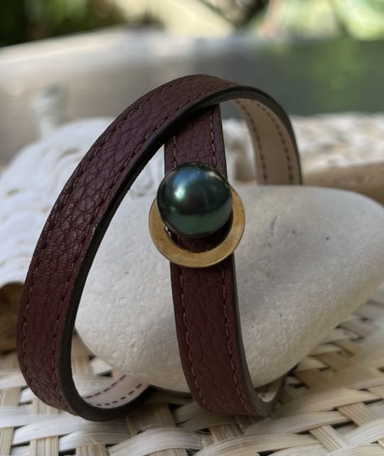Bijou en perle de Tahiti aux reflets rares et lustre exceptionnel. Certificat d’authenticité et livraison sécurisée – Poemotu.