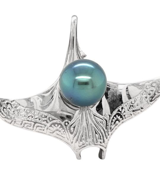 Bijou en perle de Tahiti aux reflets rares et lustre exceptionnel. Certificat d’authenticité et livraison sécurisée – Poemotu.