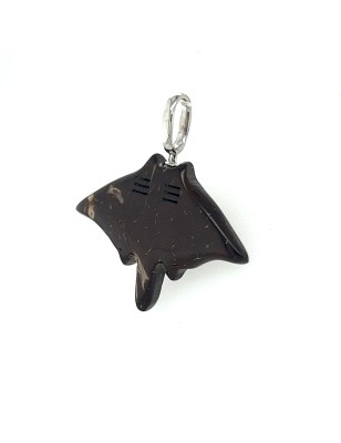 Puau mother-of-pearl sterling silver manta ray pendant