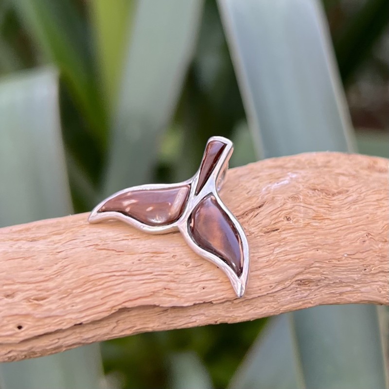 Oua - Copra Dolphin Tail Pendant