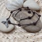 Ari - Collana in pelle con coda di delfino e madreperla tahitiana