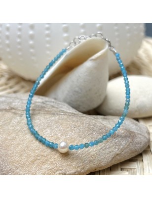 Bracciale con pietra di apatite naturale e perle d'acqua dolce