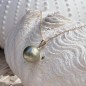 Hura - Pendentif Or 750 Perle de Tahiti Vert Lagon 13mm
