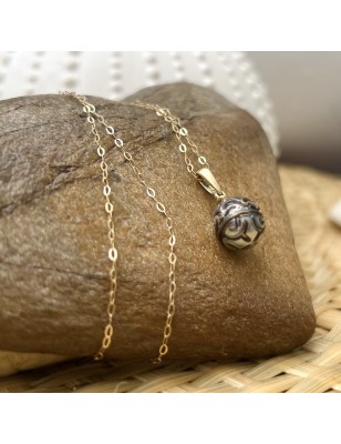 Pendentif Or 750 Perle de Tahiti Gravure Fleur Tiare