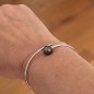 Cleo - Brazalete de plata rodiada con perla de Tahití