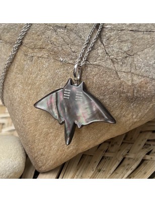 achat raie manta en pendentif nacre perlière de Tahiti prix