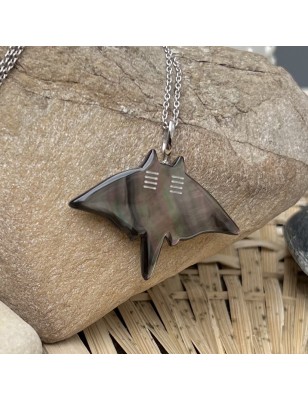 Mother-of-pearl Manta Ray Pendant