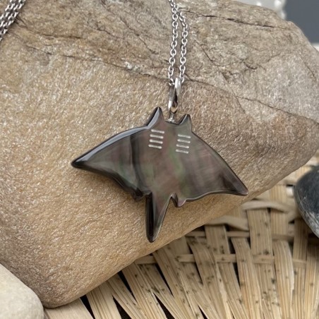 Pendentif Raie Manta en Nacre Perlière de Tahiti