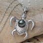 Schildkrötenanhänger mit blauer Tahitiperle (9,82 mm) – rhodiniertes Silber