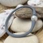 Bracelet en caoutchouc gris avec perle d'eau douce
