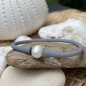 Bracelet en caoutchouc gris avec perle d'eau douce