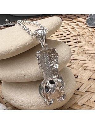 price cultured pearl from Tahiti tiki pendant for man meaning - what is the best man gift for valentine's day ?