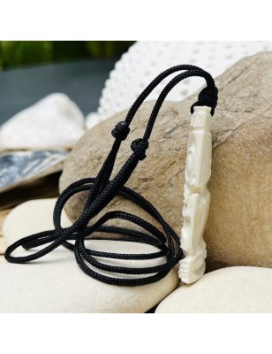 signification collier tiki en os pour homme prix