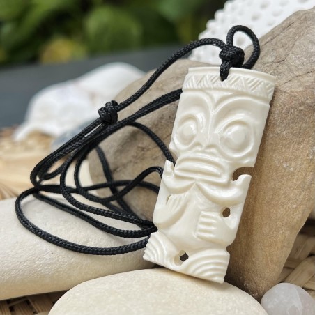 signification collier tiki en os pour homme prix
