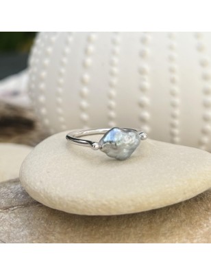 Āivi - Natural Keshi Ring - Rhodium Silver